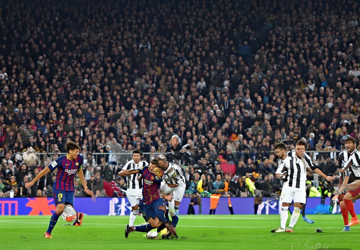 2020巴萨尤文巅峰对决：经典对决回顾与战术解析(图2)